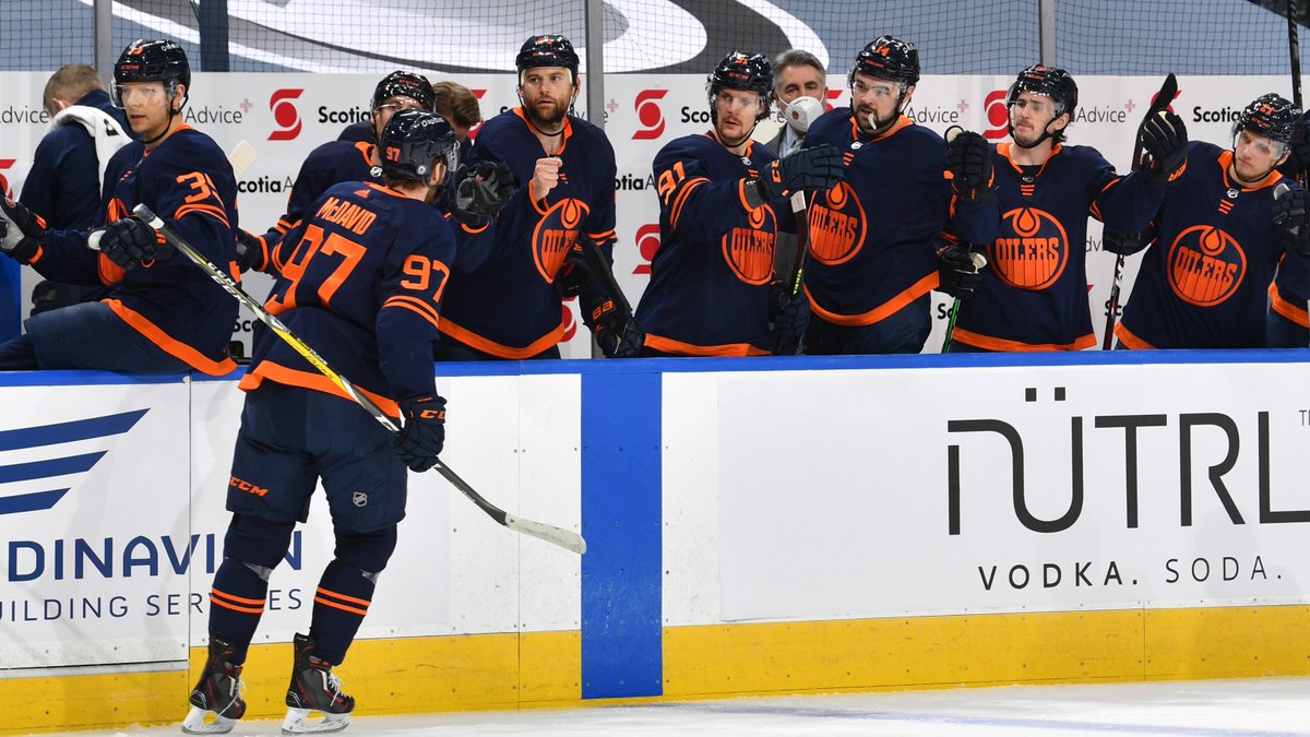 Дерик энгелланд. Nhl 500. Nhl 500. Nhl 500. Патрик элиаш семья.