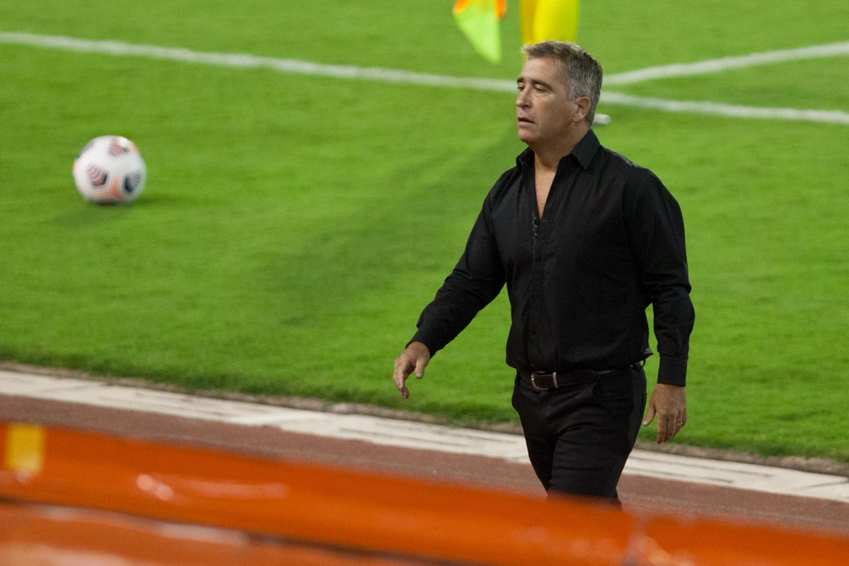 #Libertadores | 🎙️<a href="/BrignaniMartin/">Martín Brignani</a> "<a href="/SantosFC/">Santos FC</a> es un grande del continente y la diferencia de jerarquía también pesa en este nivel; nosotros en general nos vamos conformes con el desempeño de los jugadores, los felicito por el juego que hicieron".

#DaleDEPOR 🔴⚫️
#GloriaEterna