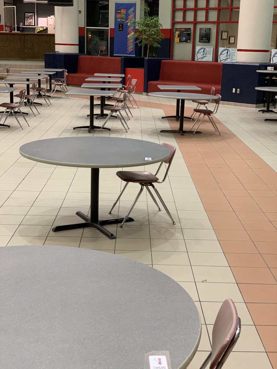 Cgezee's tweet photo. When they Comet Scholars return next week on the 24th, they will scan the QR code to record their individual table numbers to safely social distance and then enter their information so we can effectively contact trace. #McCluer_Comets https://t.co/8ClvsFQMsO