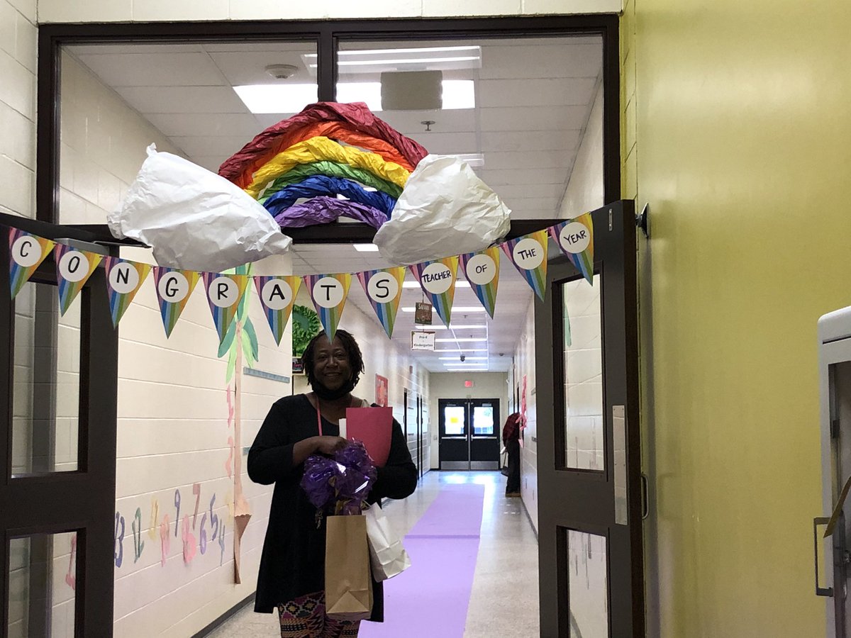 IpyeWildcats's tweet photo. Celebrated Ingram Pye’s Teacher of the Year Ms Michelle Ray-Hill! She followed the rainbow to her pot of GOLD! Congratulations!! @IpyeWildcats @BibbSchools https://t.co/FZaQV3ITAL