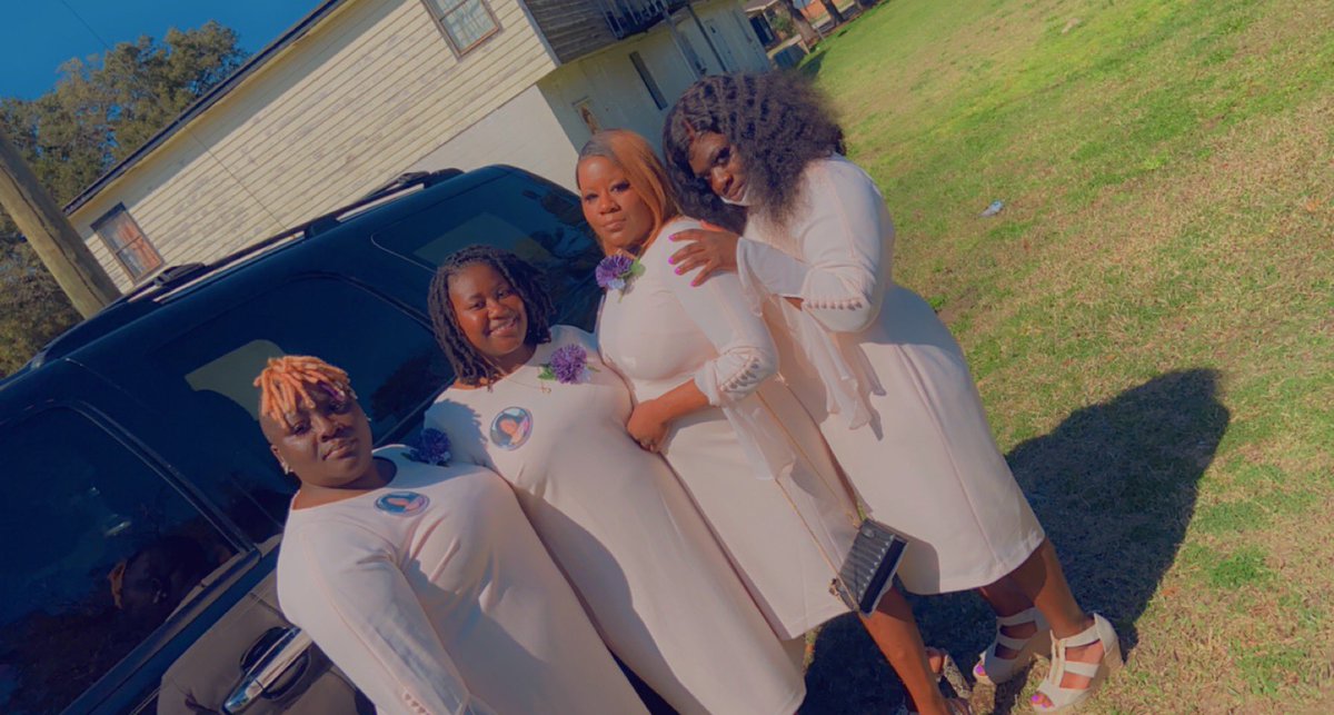 FindingDorie_'s tweet photo. My mama always talked about her girls and how much she loved her babies. Well, mama we hope to make you so proud and we love you so much.💜😔😢

Trust me we miss her, but it’s okay! She always said “it’s okay Lil’ bit.” and I always said “I’ll be okay momma!” Well Done momma!😘👩🏾‍🦱 https://t.co/lKBB7Szlbp