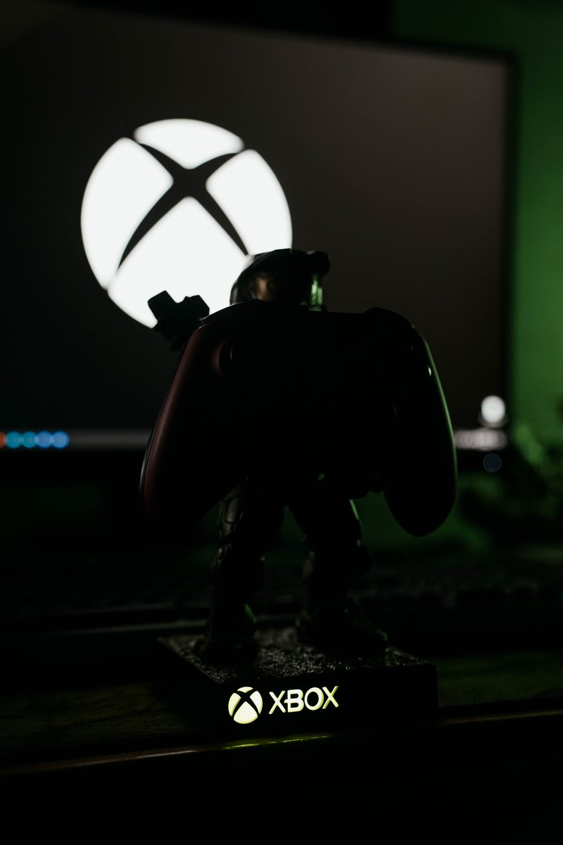 LootCache's tweet image. Check out this awesome Master Chief Controller Holder by @exgpro. This is a @Target exclusive. It looks great holding a custom controller by @ScufGaming!

#Xbox #ScufGaming #ControllerHolder #MasterChief