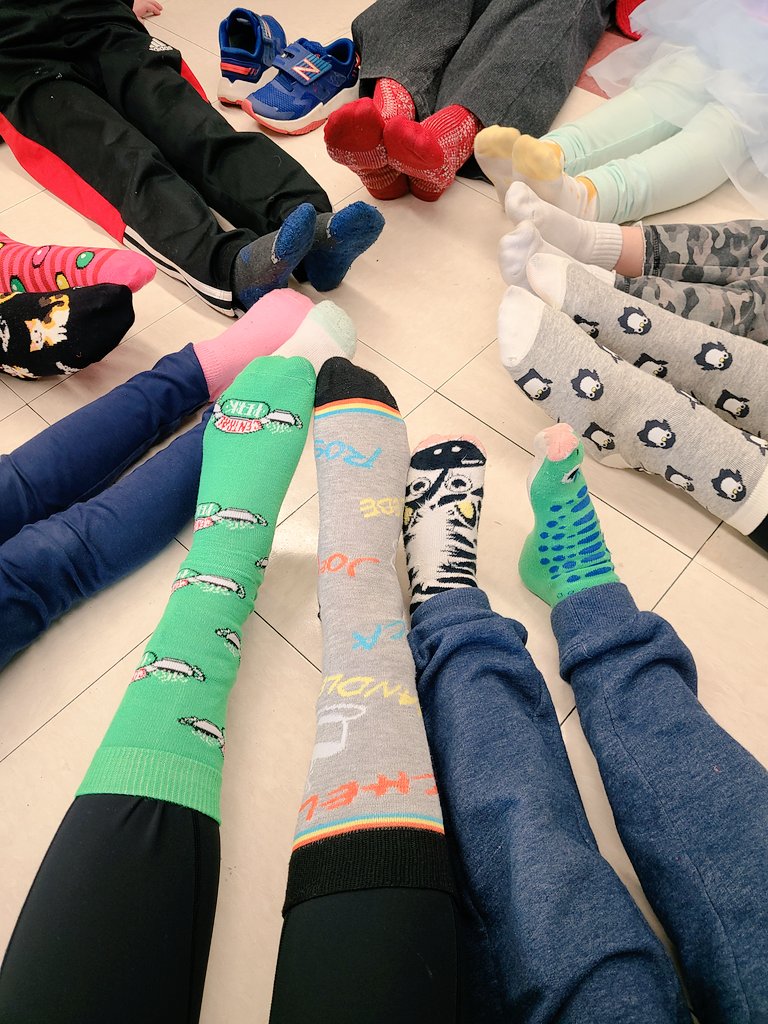 dakray4's tweet photo. We celebrated #WorldDownSyndromeDay a few days early and check out these kiddos and their crazy socks. Love this crew and their big hearts for anyone and everyone. ❤

@mfaust @DPS109 @EarlyLearn109 #RockYourSocks #engage109 https://t.co/prOSed1Vka