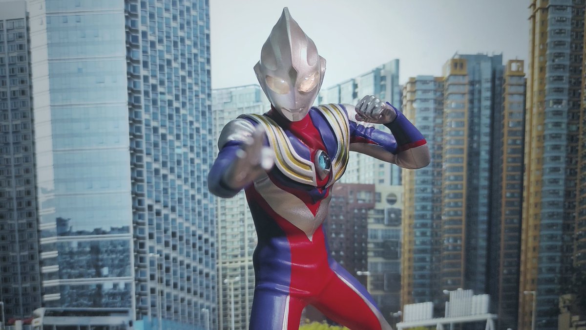 由於《超人迪加》1996年在日本上映時，正值中日關係蜜月期，動畫當時被迅速引進中國，成為一代人集體記憶。