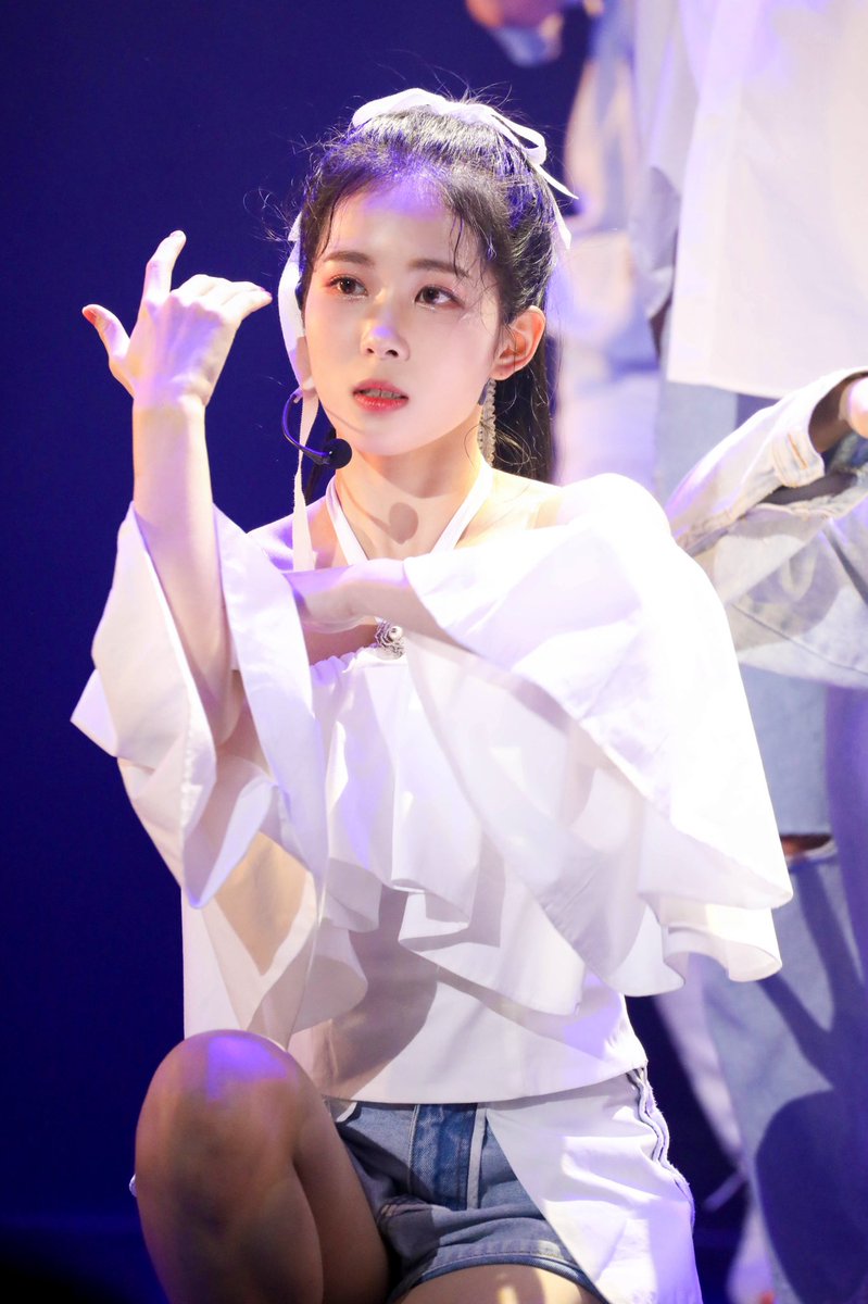 【🐯】
ステージの上で踊る彼女はまるで天国から降りて来た天使👼
#ミンディ の美しさが…🤭👏
可愛い最高💕👍

#KTIGERSZERO #K타이거즈제로 #케이타이거즈제로 #KTZ #민디 #MIN_D #태권도 #テコンドー #TAEKWONDO