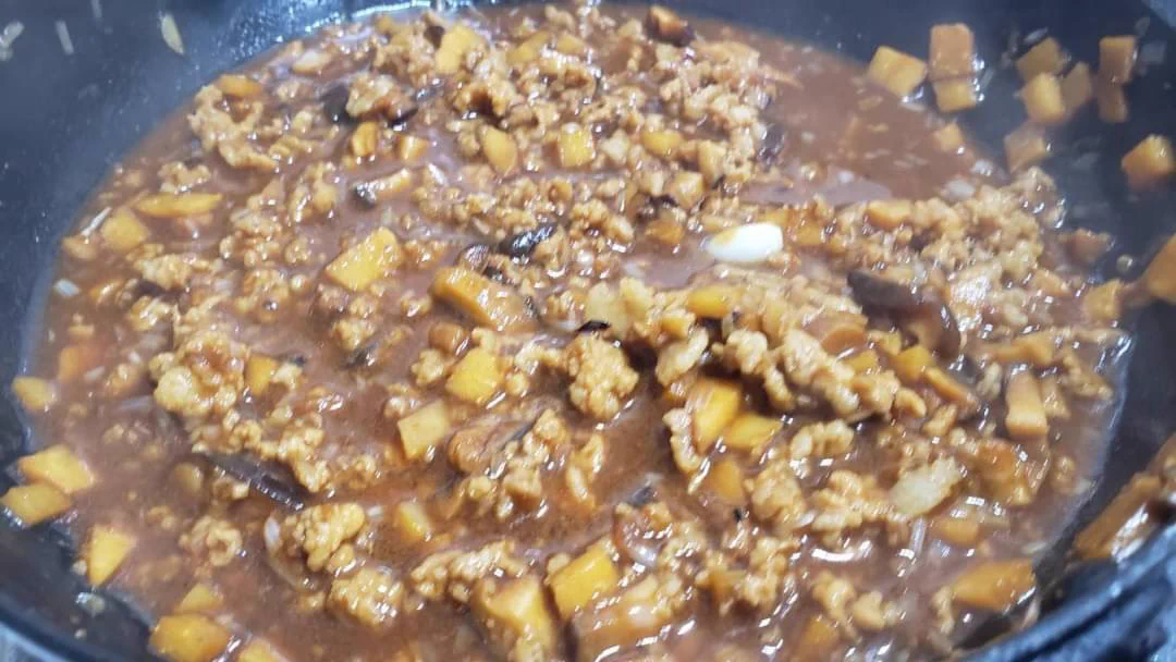 お店に負けない味？！試行錯誤の末に完成したという、絶品「ジャージャー麺」の作り方！