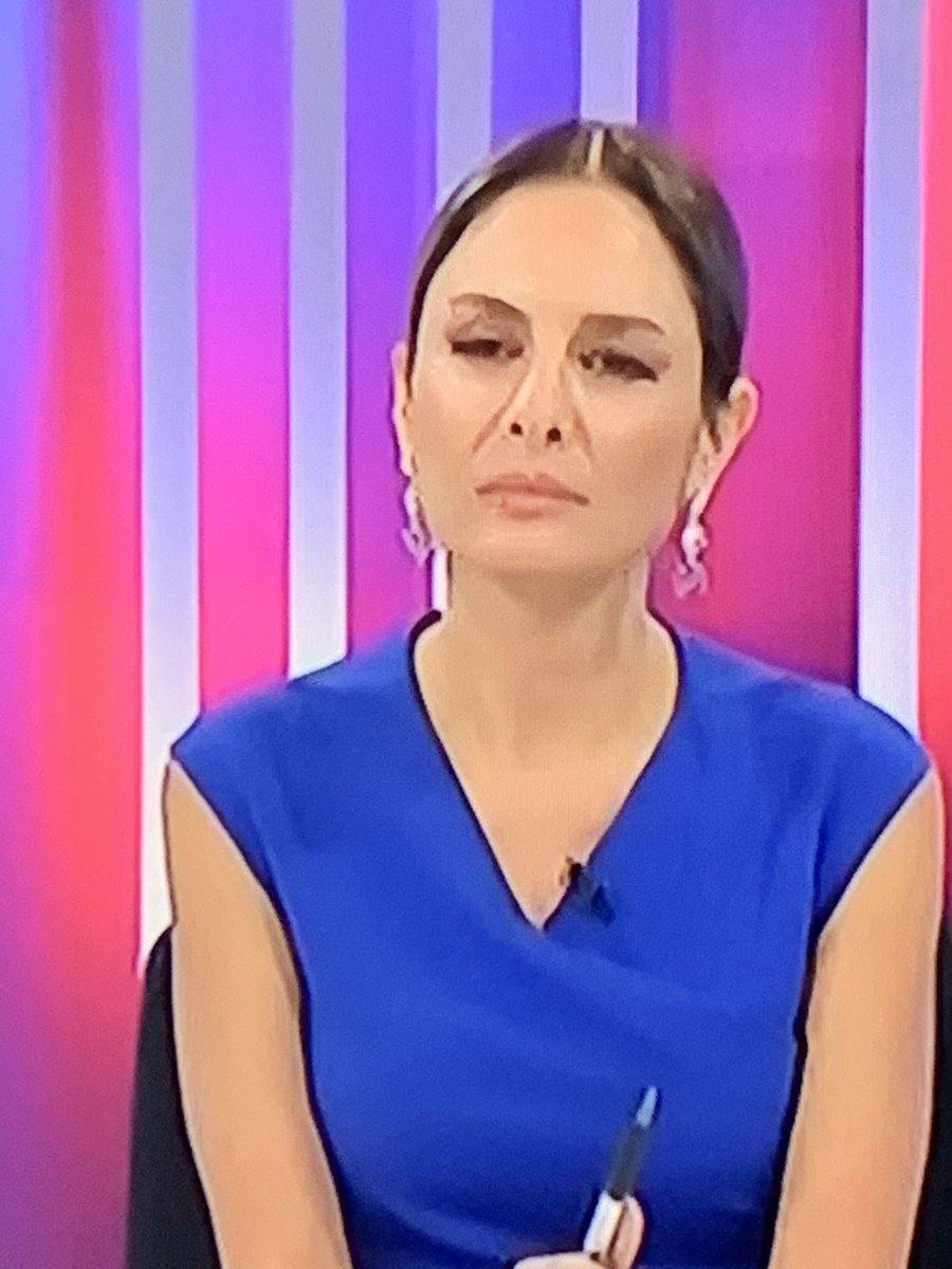 Crit_Echevarria's tweet photo. Mavila Huertas desencajada despues del destape. https://t.co/bwsazgrAaQ