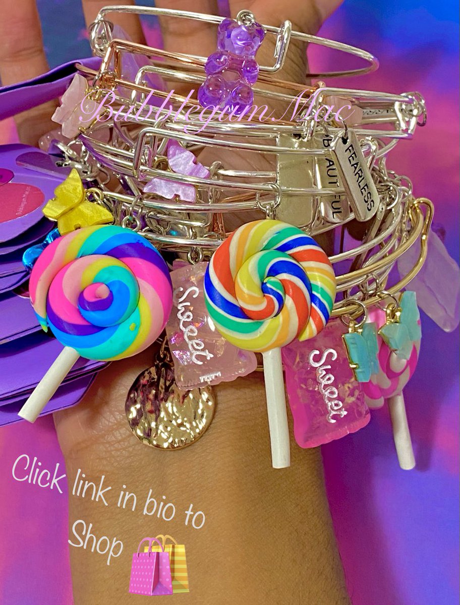 bubblegummac's tweet photo. @Jadethebosss Hey Girly! 🤩💜 My name is Ashley and I sell fun, unique jewelry and stylish accessories. Need room decor, cute for every season😍? We’ve got it and the best part is each piece is handmade making it one of a kind! Click the link in bio to shop🛍  https://t.co/FYzqsTB4MR https://t.co/Hv09XUxCun