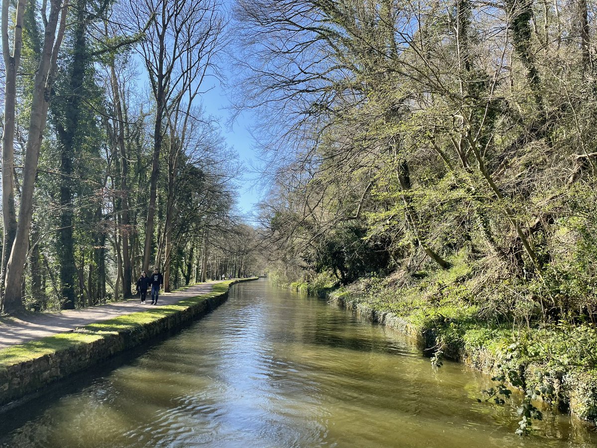 A bit cool and breezy but otherwise a glorious start to the Easter weekend on the #KennetandAvonCanal today! #boatsthattweet #bath #claverton #dundas #limpleystoke #boating #GoodFriday #Easter2021 #springsunshine