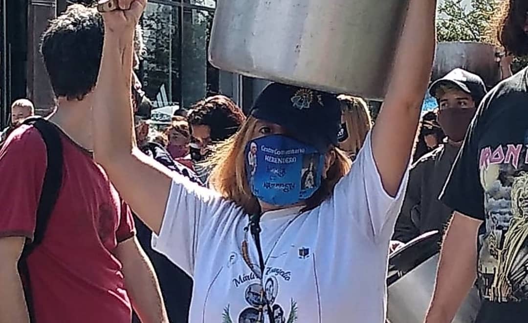 gandolfiroberto's tweet photo. Hoy los CBE volvieron a manifestarse en las calles, reclamando al municipio los alimentos que dejó de proveer a las cocinas populares

Con @SoldelaTorrePG acompañamos presentando un pedido de informe en el Concejo Deliberante 

#Montenegro350ollasVacias
#LosCBEsonEsenciales https://t.co/YqZzpk1Lix