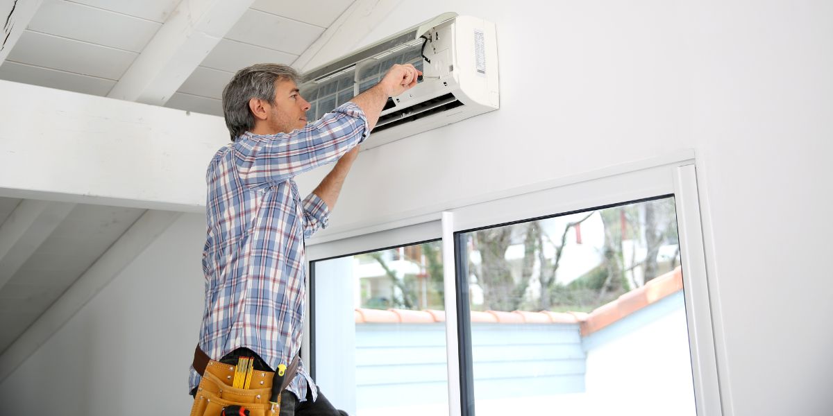 3 Tips for Switching Your HVAC to Cooling in April vlnk.io/39DOV2d
