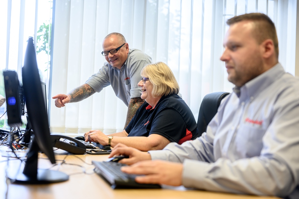 KnowlesLtd1932's tweet photo. If you're a confident, reliable and organised individual with good IT and communication skills, you might be interested in becoming our Palletforce Administrator.

Find out more about applying for the role here: https://t.co/ixF2W4htZI https://t.co/Co9NS4nVmt