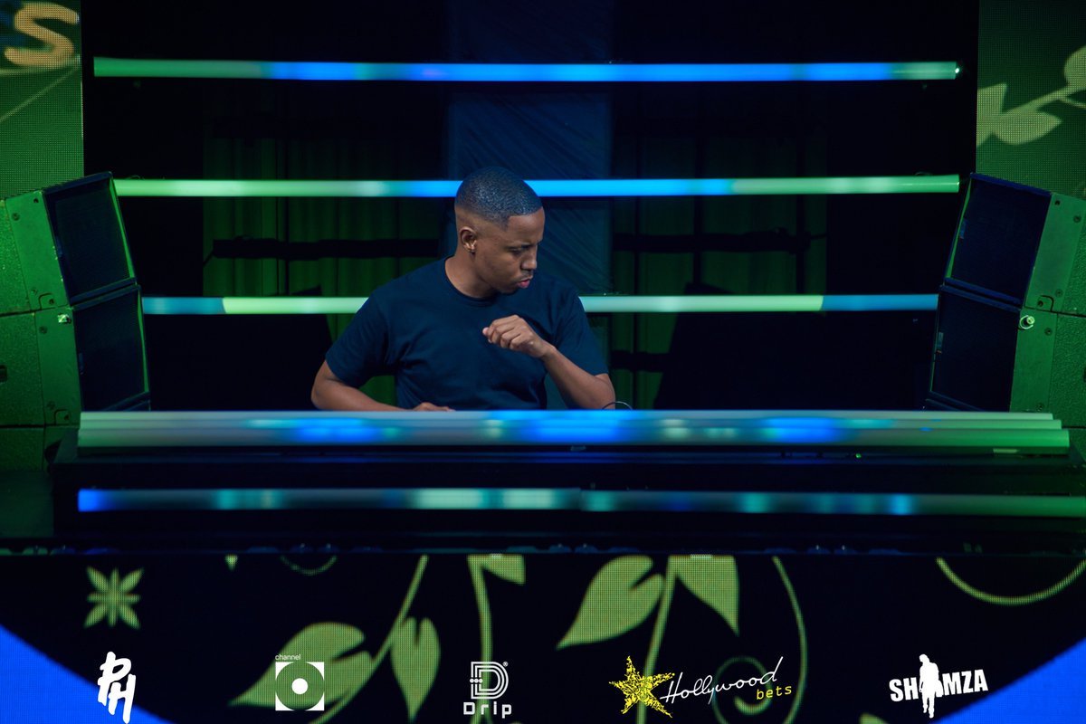 ChannelOTV's tweet photo. It's the FINALE WEEKEND‼️ This 👏🏾 is 👏🏾 not 👏🏾 a drill!

Kicking sessions off with @FeloLeTee delivering the private school piano that app won't find for you 🙃

Let's go! #LockdownHouseParty https://t.co/7eYaFZBGDZ