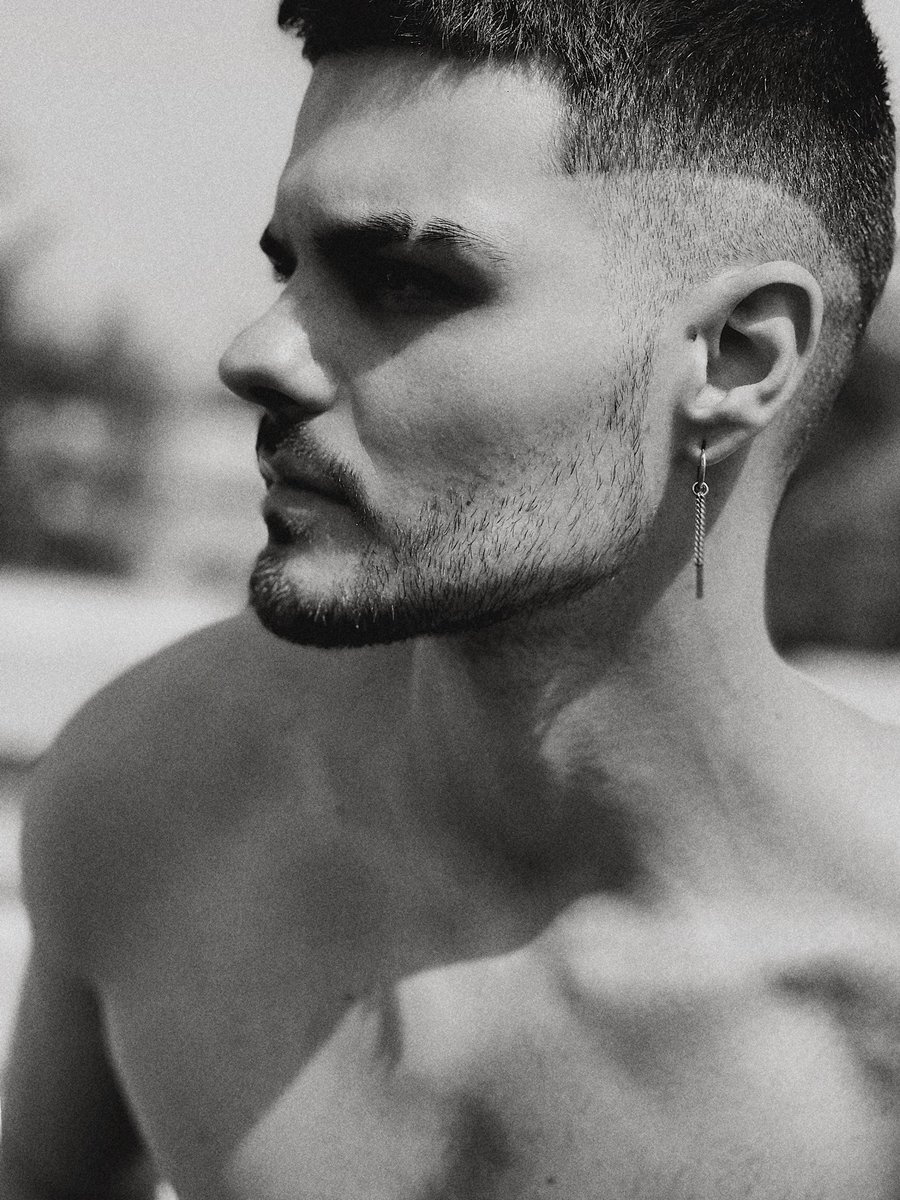 AbrahamMateo's tweet photo. Tener paz mental es el nuevo éxito https://t.co/xD4SsQ5SeR