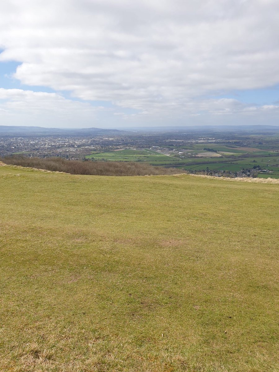 golfgurugroup's tweet photo. I only went and got an eagle @cleevehillgolf
🎉
Hole 13, par 5 SI14 next to the pin after a blind shot 2nd and putt in - I'll take a 3!
⛳
A few pictures showing the extraordinary views across to Cheltenham and the race track
Full story on Insta sarah_thetravellingladygolfer https://t.co/EkNM7WwqcY