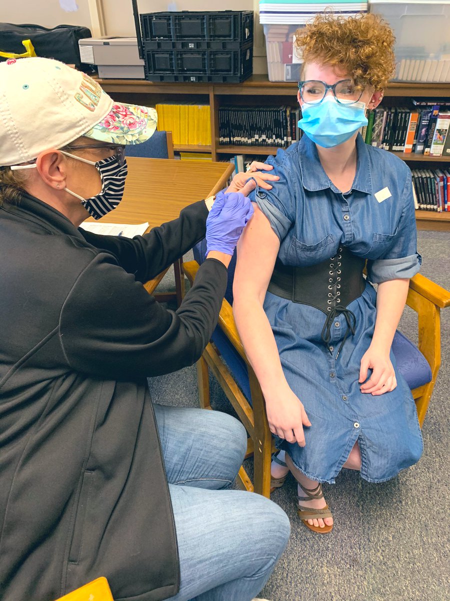 WPISDNurses's tweet photo. @WPISD school nursing staff giving #Moderna COVID vaccine. Doses still available! Contact your campus nurse for more details. (For 1st dose ONLY. 18+ years.) #PublicHealthSavesLives https://t.co/t5PxmC7KoW