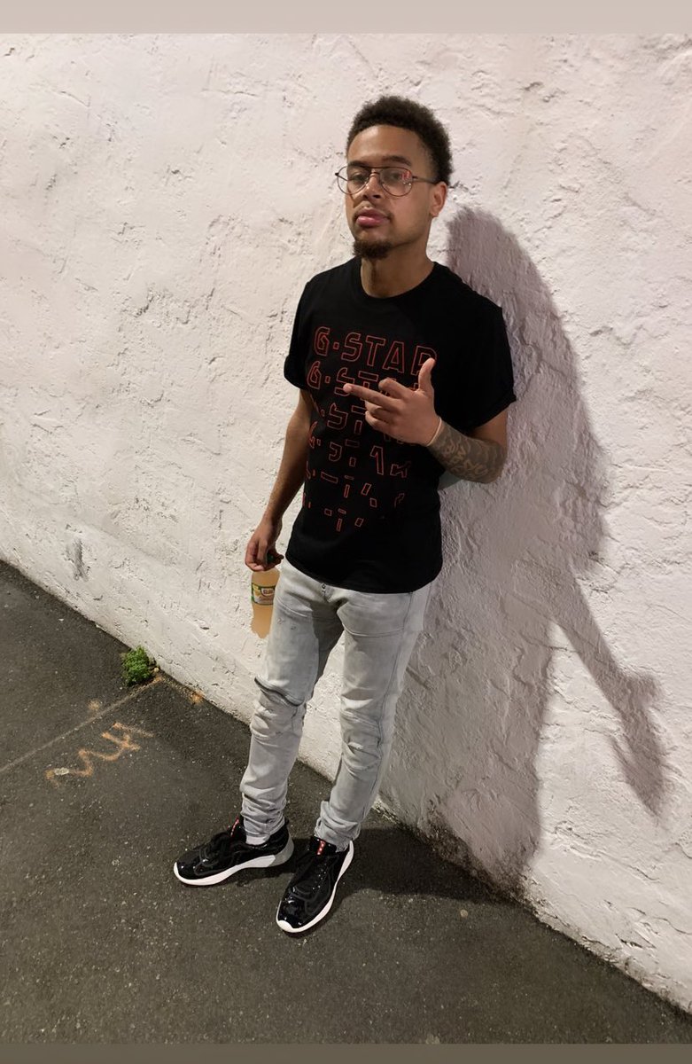 lormark_'s tweet photo. Aye Lormark ik why them niggas hating they don’t want u to blow , take care my fam I gotta run me up a bag that’s who I do it for 💯💯 #FreeTheL #305💫💫 https://t.co/gLTLWbEbHY