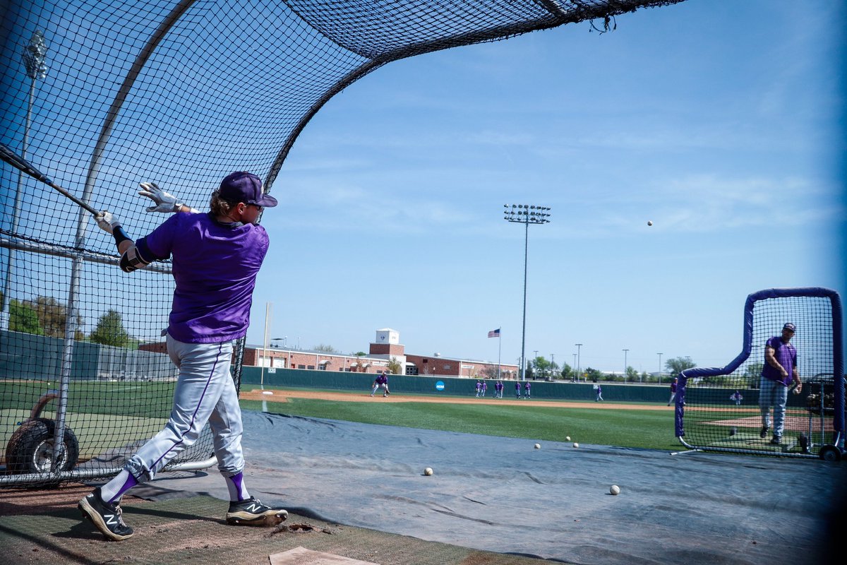 Ready to take the series 😤⚾️ #gocru