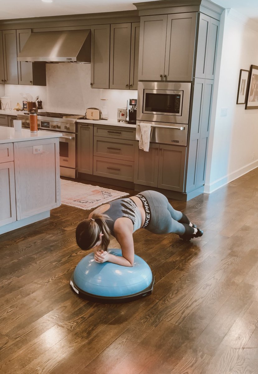 MarenMorris's tweet photo. am never saying “trying to get my body back” again. no one took it, i didn’t lose it like a set of keys. the pressure we put on mothers to “snap back” is insurmountable and deeply troublesome. you are and always were a fucking badass. and yeah, I’m proud. https://t.co/Tw2blmcahP