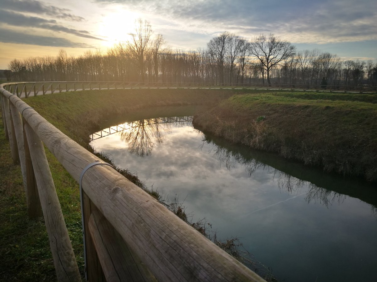 Il Percorso dei quattro mulini lungo l'argine del fiume Dese🌱Un viaggio nella storia di un paese, dei suoi mulini e del suo fiume #Veneto #2April #Mulini
Scopri il percorso e 🎧ascolta il racconto audio in lingua veneta 
bit.ly/3rt44tx