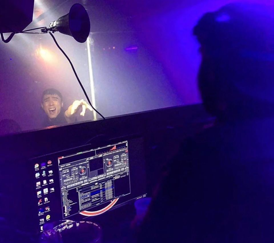 MoondogsAtlanta's tweet photo. We've been waiting for the weekend since Monday! Our Sports Bar, Karaoke Bar and Pub Bar opens at 9pm and our EDM Bar opens at 10:30pm with @DJGatesOfficial. #fridaynight #atlantabar #buckheadatlanta https://t.co/Xb7VHDb3qI