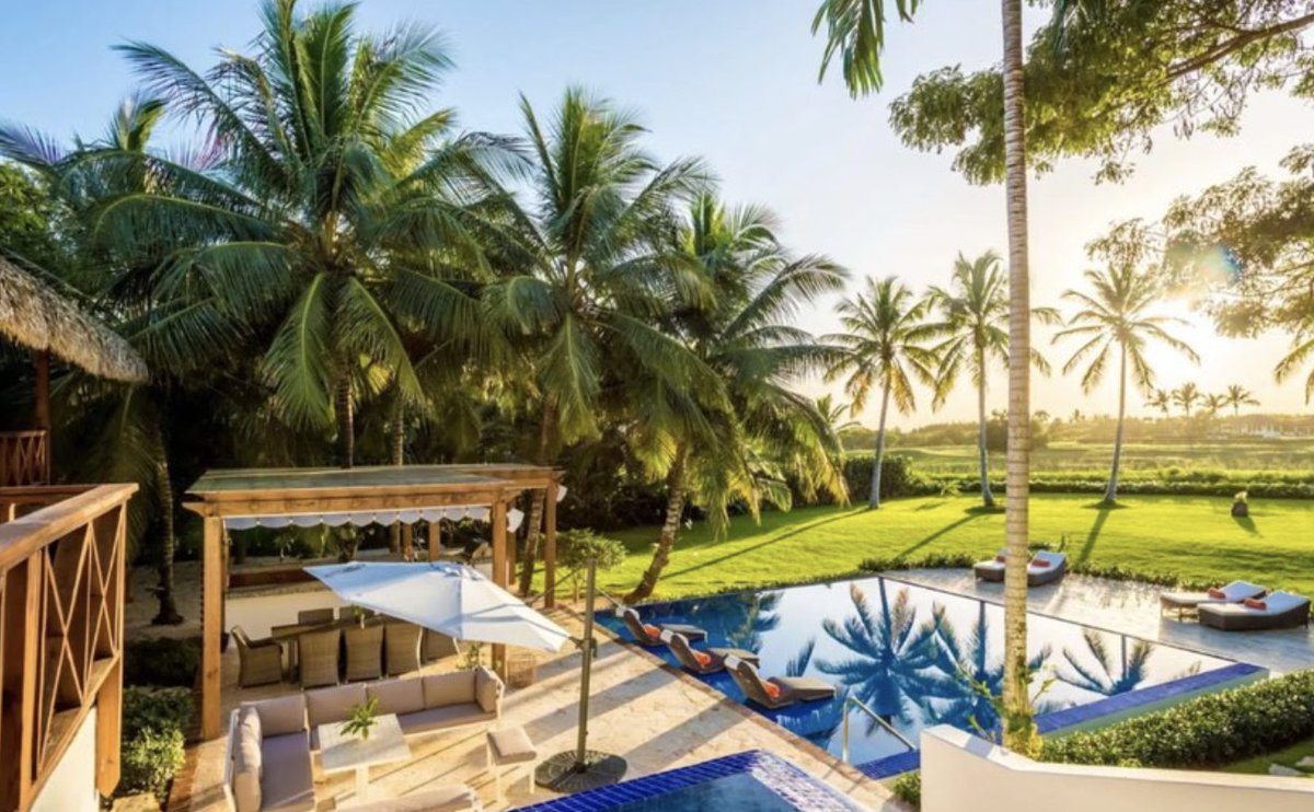 ONESIR's tweet photo. Paradise Found 🏝Feast your eyes on these tropical estates in the Dominican Republic, represented by Dominican Republic SIR. From stunning architecture, to ideal beachfront locations, these are the ultimate vacation homes. @sothebysrealty #AgentsOfSothebysRealty https://t.co/IMfpLYtdoJ