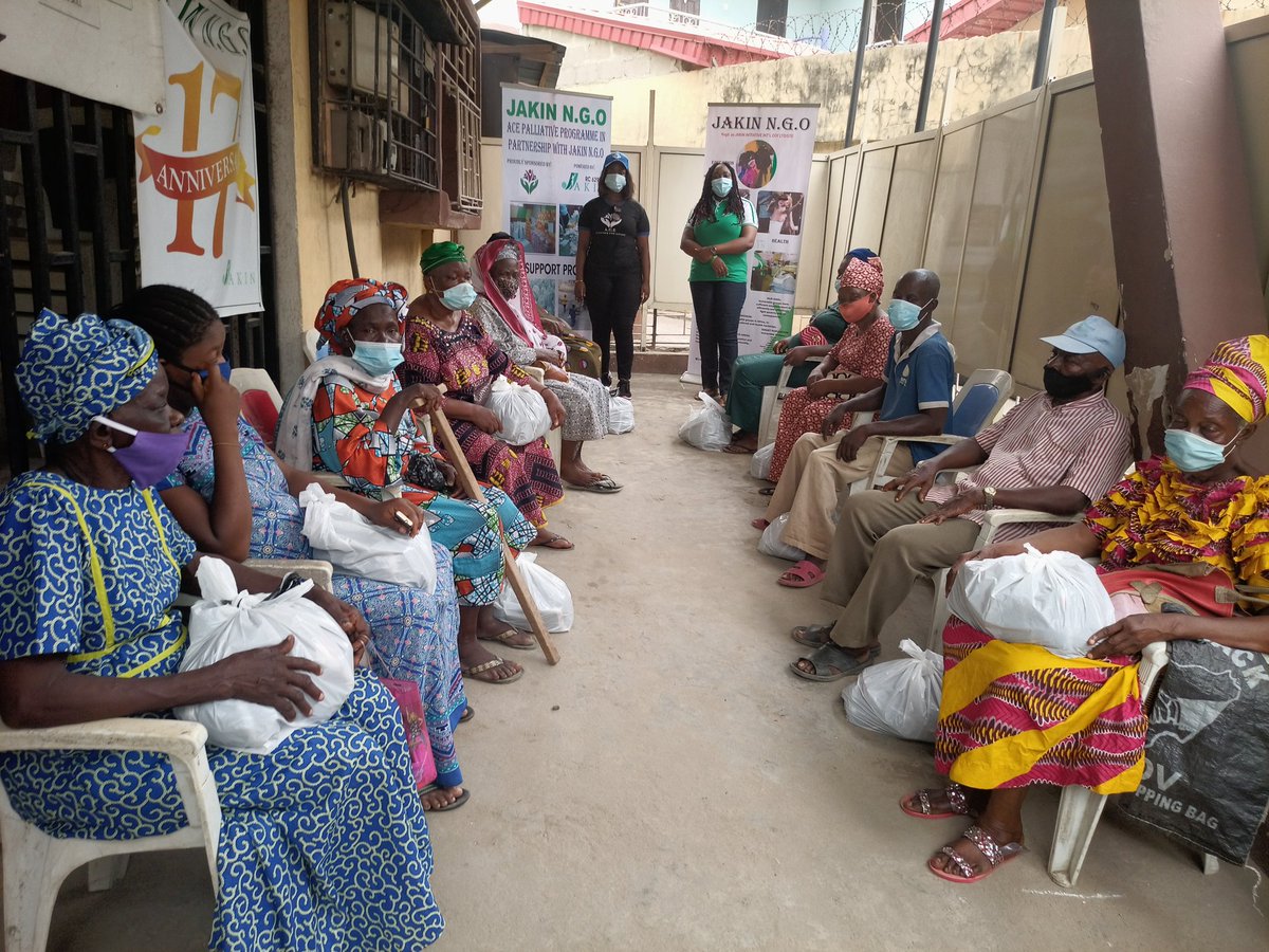 jakin_ngo's tweet photo. All thanks to @ace_giving and team for their support. 
This is truly a very good Friday for 500 vulnerable households including teachers. 
@OlubukolaAdebi5 
@g_jakin https://t.co/8ujHn92sQh