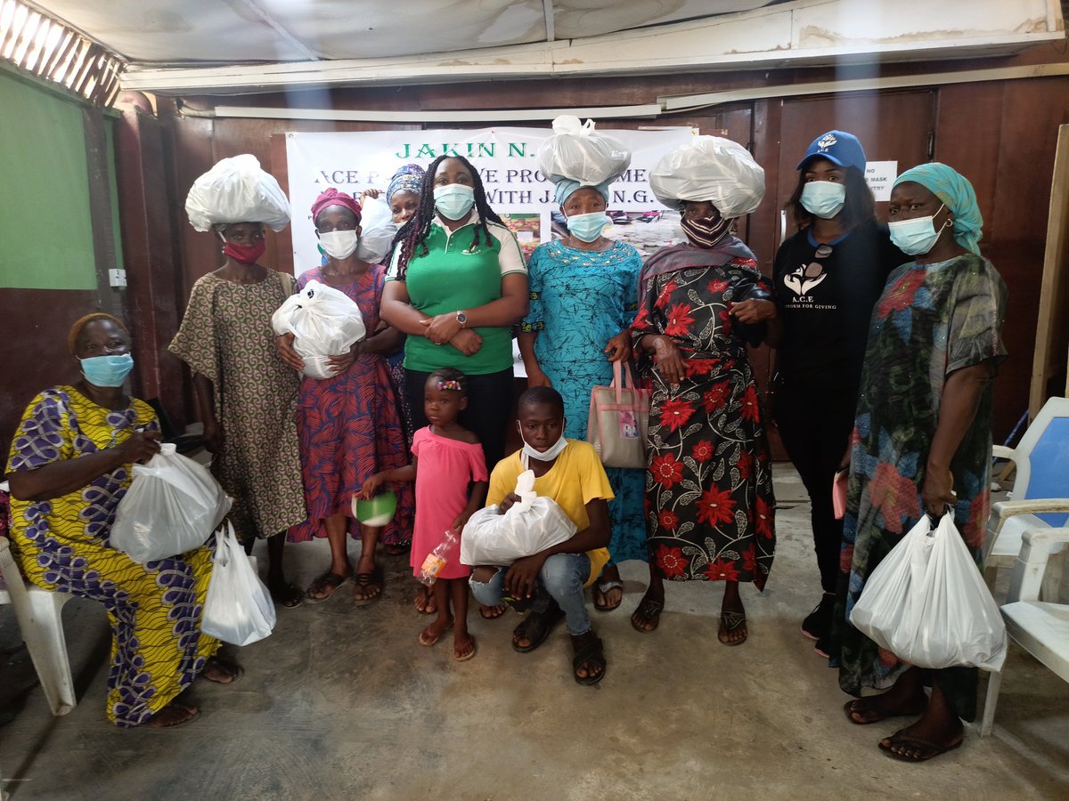 jakin_ngo's tweet photo. All thanks to @ace_giving and team for their support. 
This is truly a very good Friday for 500 vulnerable households including teachers. 
@OlubukolaAdebi5 
@g_jakin https://t.co/8ujHn92sQh