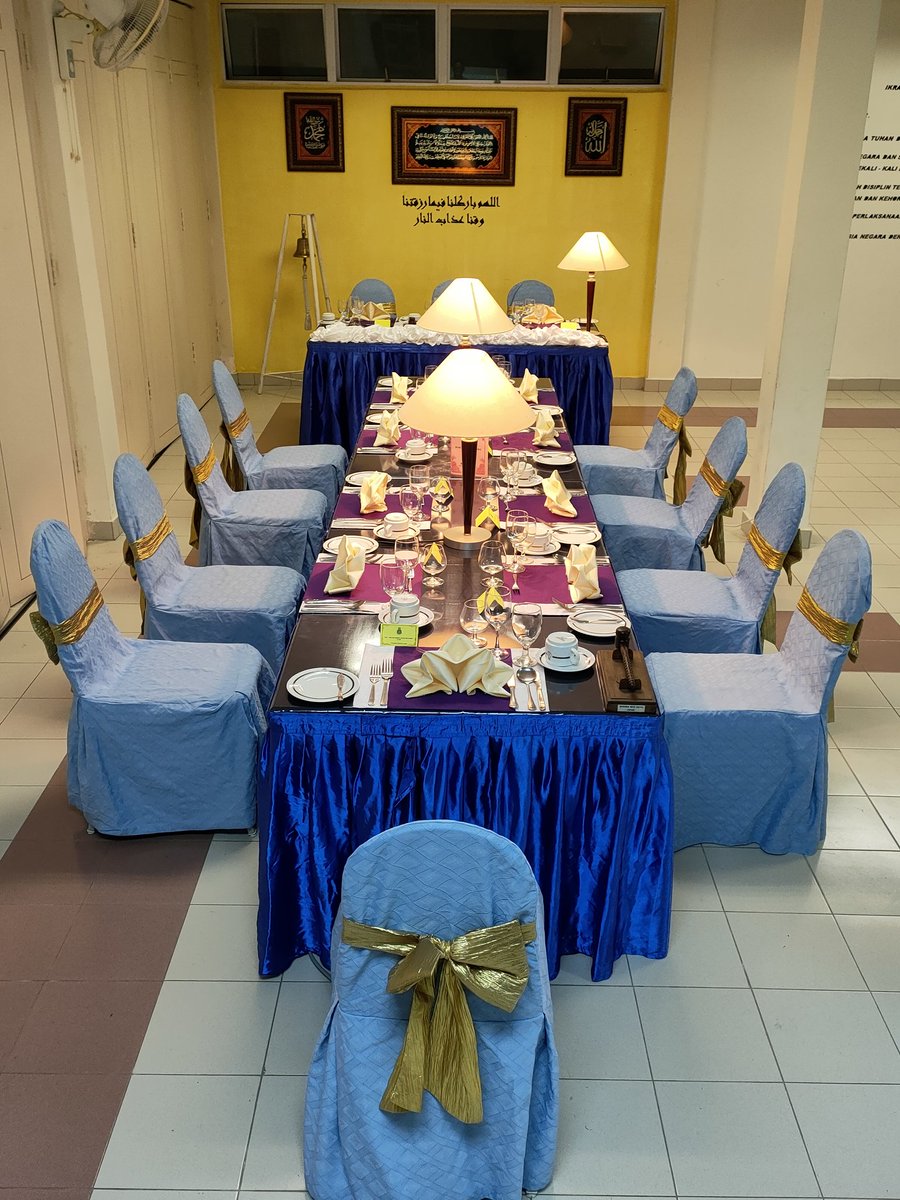 KdsiWisma's tweet photo. Praktikal Majlis Makan Beradat bersama AJK dan Pemangku Bintara Muda Siri 1/21 di Wisma Mutiara KD SULTAN ISMAIL. Majlis ini adalah untuk menaikkan semangat dan kebanggaan bintara di dalam perkhidmatan TLDM.

#BackBornRMN
#disinilahirnyapelautTLDM
#KDSI https://t.co/nW40l2NNgO