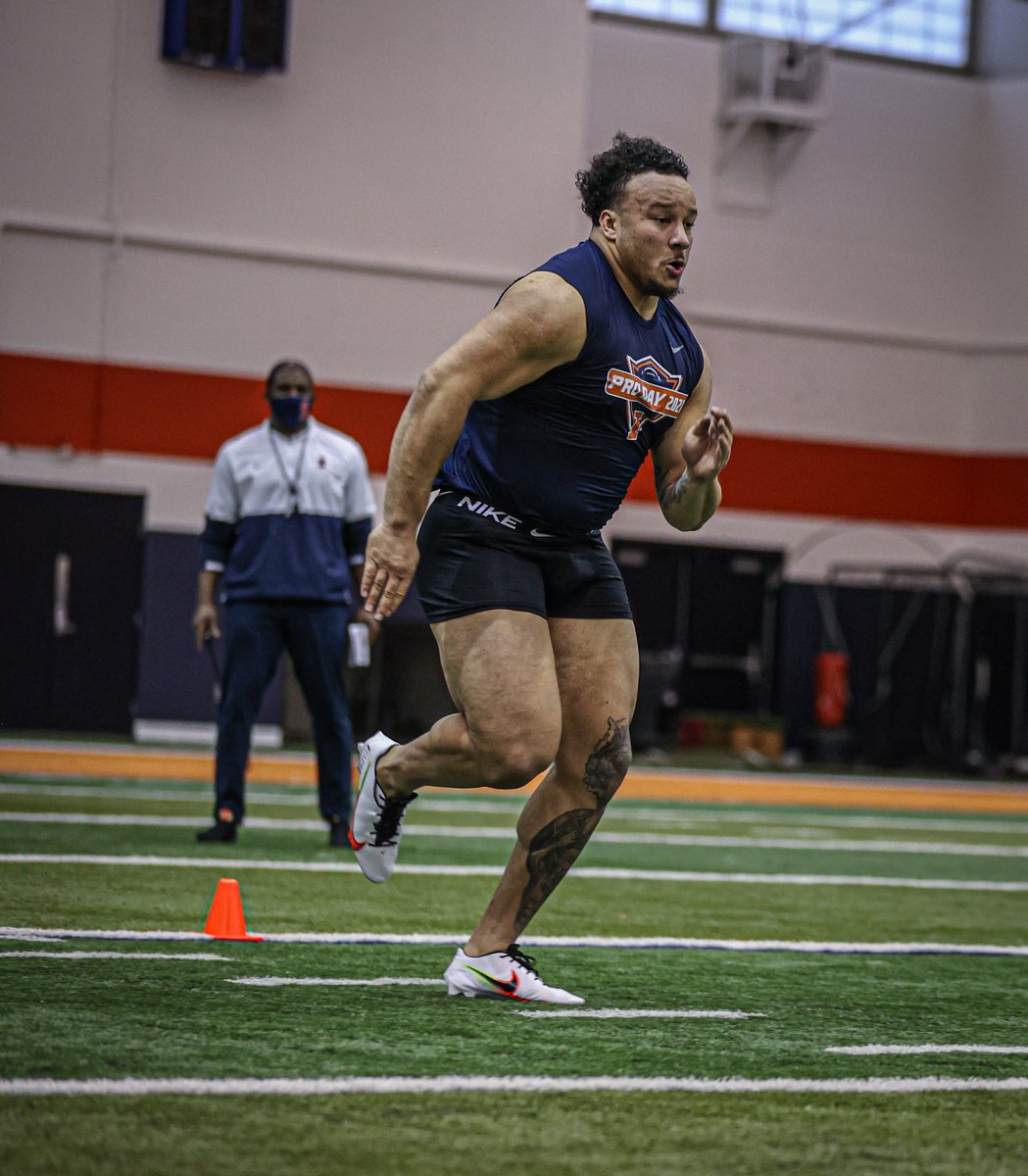 IlliniFootball's tweet photo. Biggest winners from Pro Days, according to @PFF: @The_fridge53
"You won’t find better explosive numbers from an offensive lineman."
More » https://t.co/L37hvr0G41 https://t.co/sIrF9Orlnw