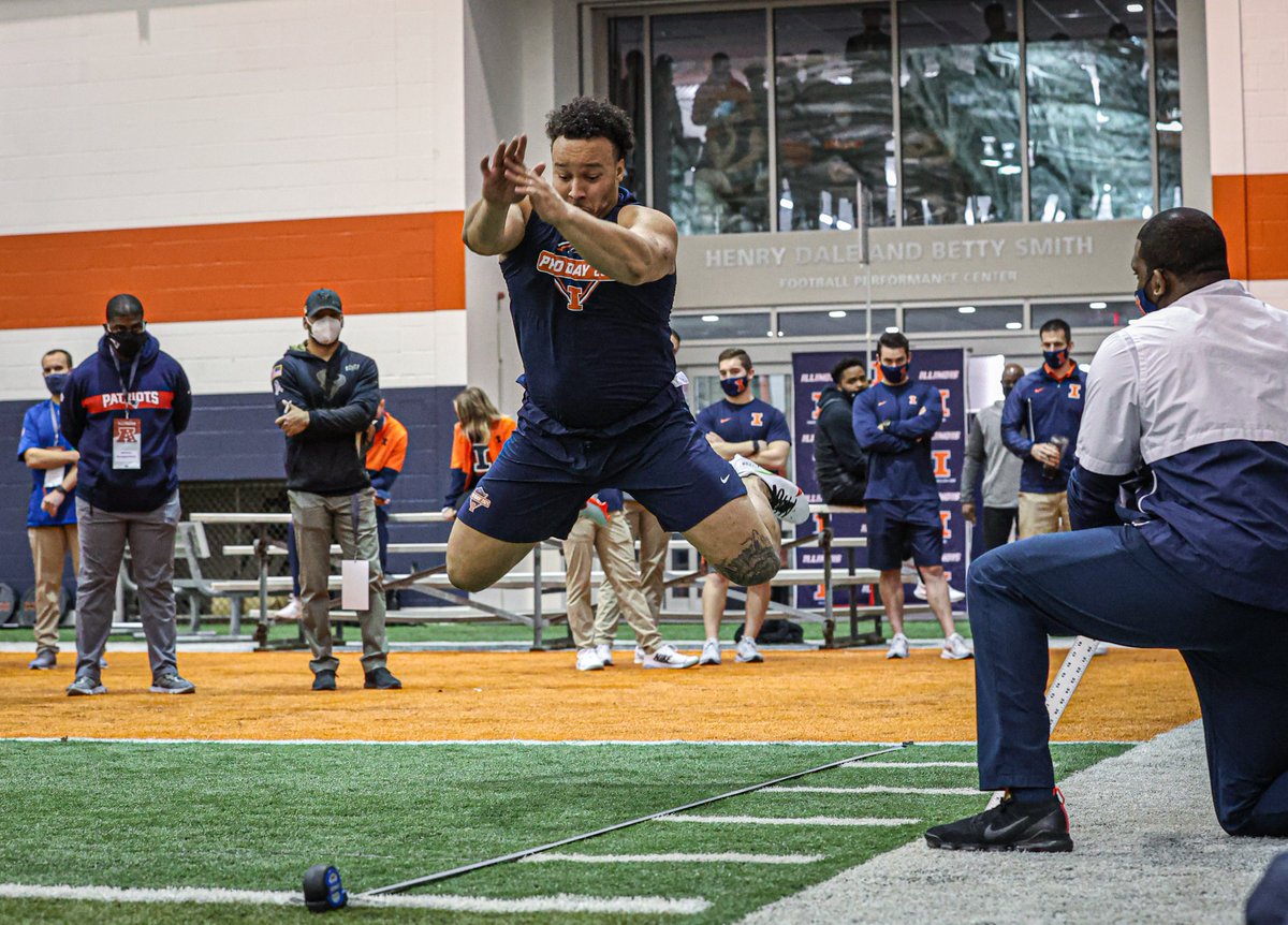 IlliniFootball's tweet photo. Biggest winners from Pro Days, according to @PFF: @The_fridge53
"You won’t find better explosive numbers from an offensive lineman."
More » https://t.co/L37hvr0G41 https://t.co/sIrF9Orlnw