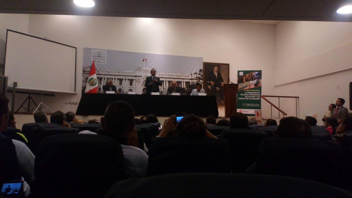 comando235's tweet photo. @JustinianoApaza Asi es ,tuve el privilegio de estar presente en las asambleas fue la continuidad y la perseverancia por parte suya con su frase " Sin Luchas No Hay Victorias". https://t.co/sBq8SgUPiN