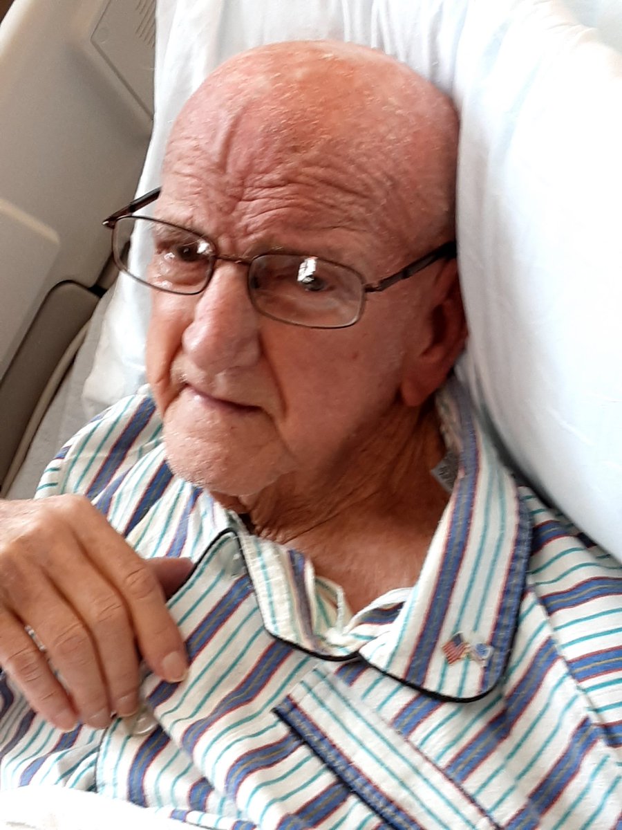 supasquiggle's tweet photo. My heart is broken and I miss him...Rest well, Paw, you deserve it. https://t.co/xO0m6wrFTz