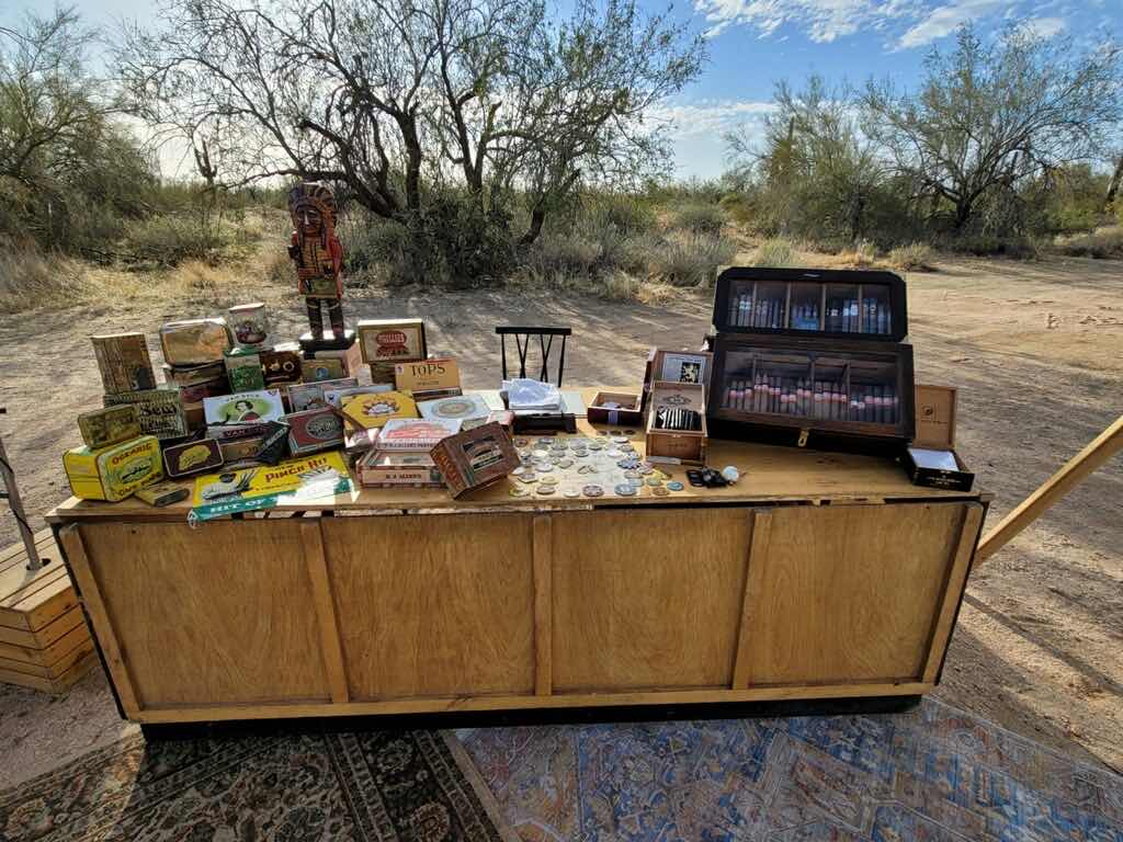 FumarCigars's tweet photo. You can put a party anywhere, and we’ll roll the cigars and entertain your guests!

Office of the day: middle of the desert. Today we’re not in a foxhole in a Third World country, though we’ve hosted and  entertained our soldiers around the world that way, it’s AZ today! https://t.co/l9dgX42PvX