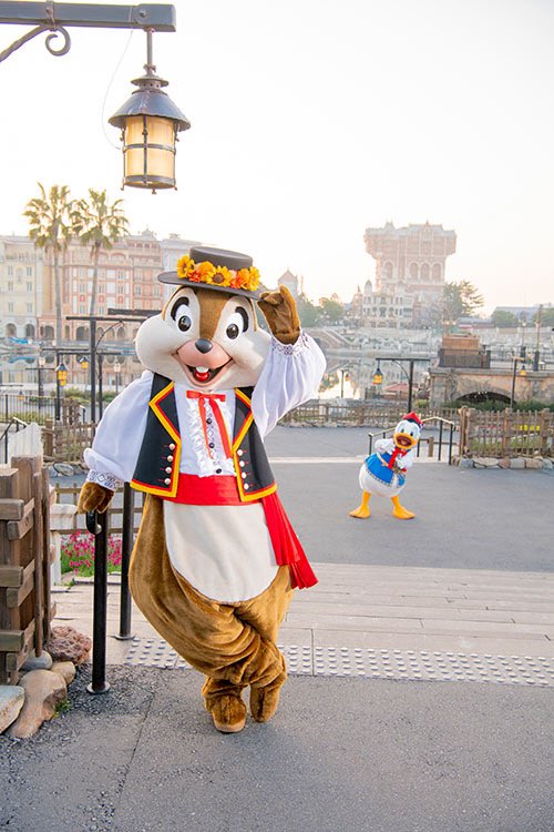 ED92Magic's tweet image. 🌸 Donald and Chip &amp;amp; Dale celebrate spring at Tokyo Disney Resort 🇯🇵