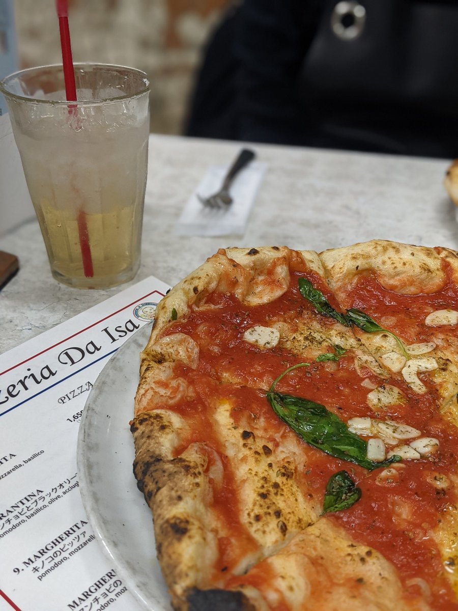 redsan_ho's tweet image. ベタに目黒川に花見に来たらdaisaに予約無しで入れて嬉しみ。ピザうまぁ🤤
#daisa