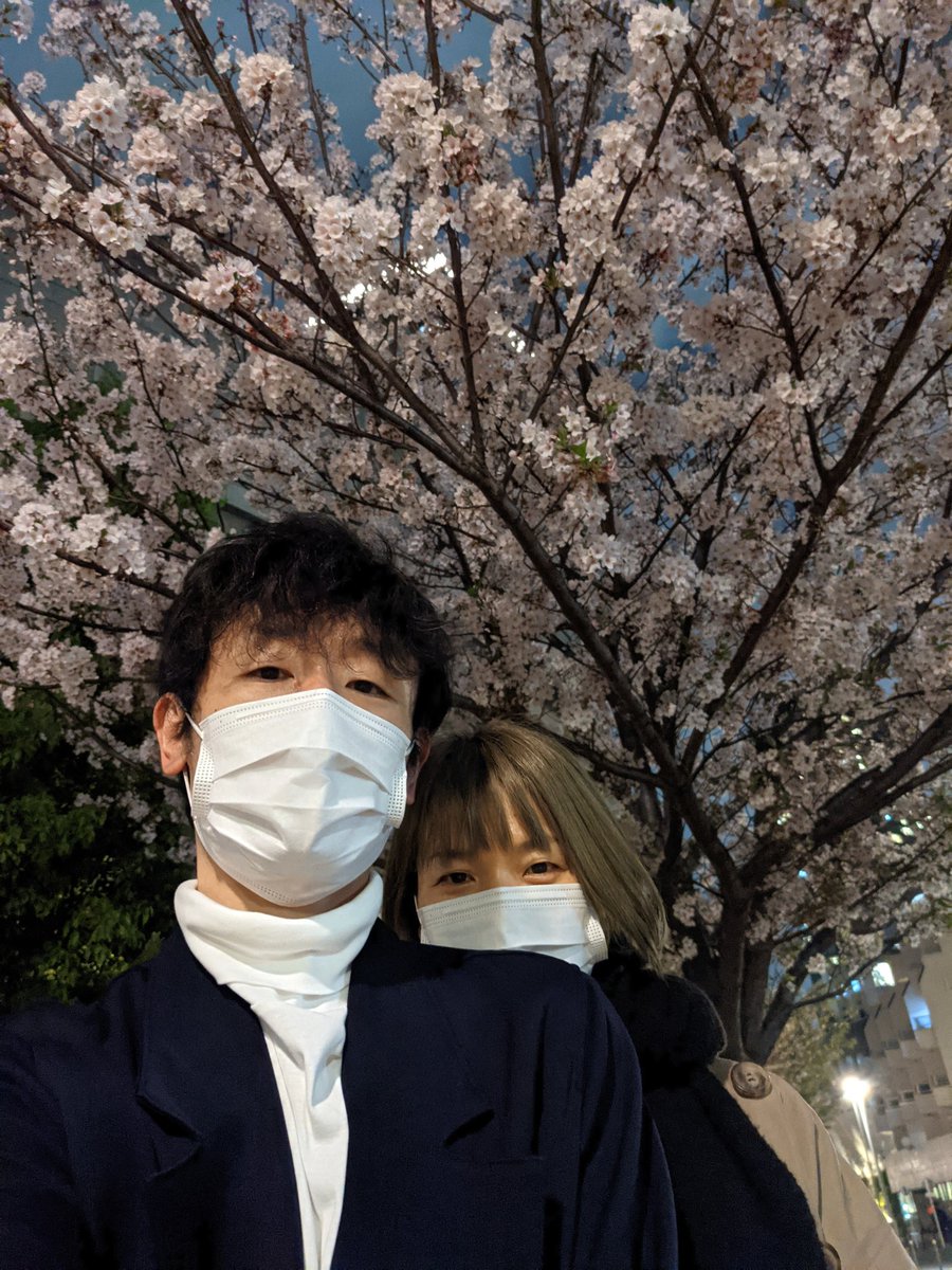 redsan_ho's tweet image. ベタに目黒川に花見に来たらdaisaに予約無しで入れて嬉しみ。ピザうまぁ🤤
#daisa