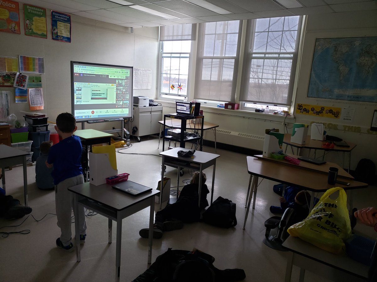 MsHheroes_SPS's tweet photo. There is a new Covid Protocol for small classrooms...no chairs! 
@YRDSB @yrdsb_schomberg https://t.co/Lp1sH37fX3