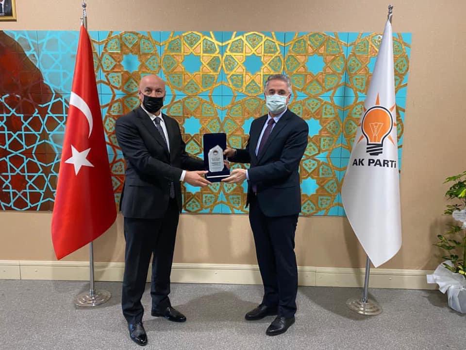 kartalelazigder's tweet photo. Kıymetli hemşehrimiz,Ak Parti Yerel Yönetimler Başkan Yardımcısı Mücahit YANILMAZ’ı makamında ziyaret ettik.Misafirperverliğinden dolayı teşekkür ederiz. @23YANILMAZ https://t.co/xrqOvHrifI