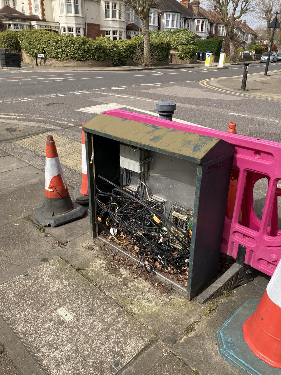 Simon Lee tweet media