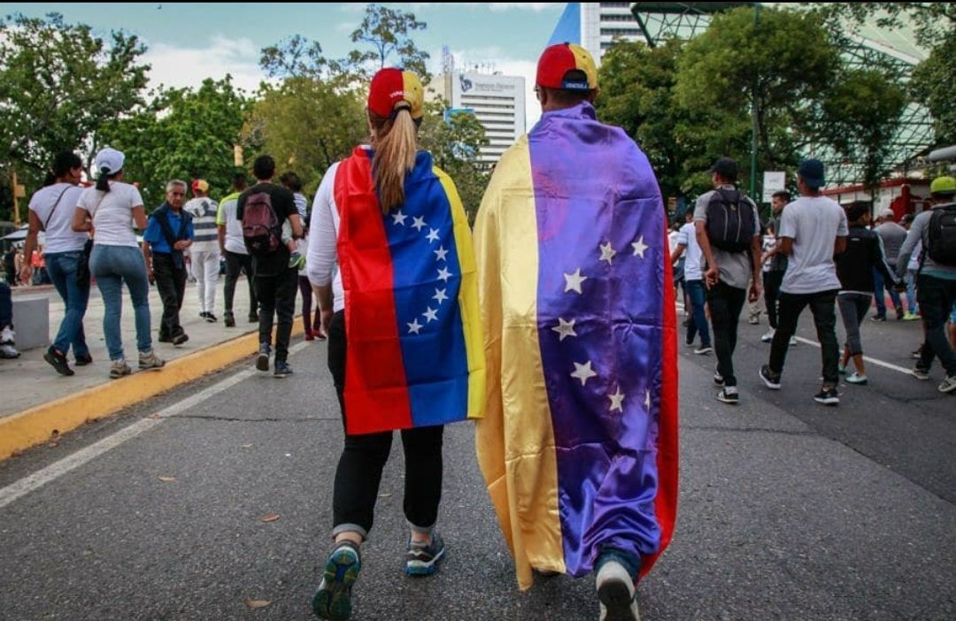 VoluntadPopular's tweet photo. Estamos convencidos de que vamos a recuperar nuestro país. Sigamos luchando unidos y organizados. ¡Lo vamos a lograr! 🇻🇪 https://t.co/4mzwzeljpC