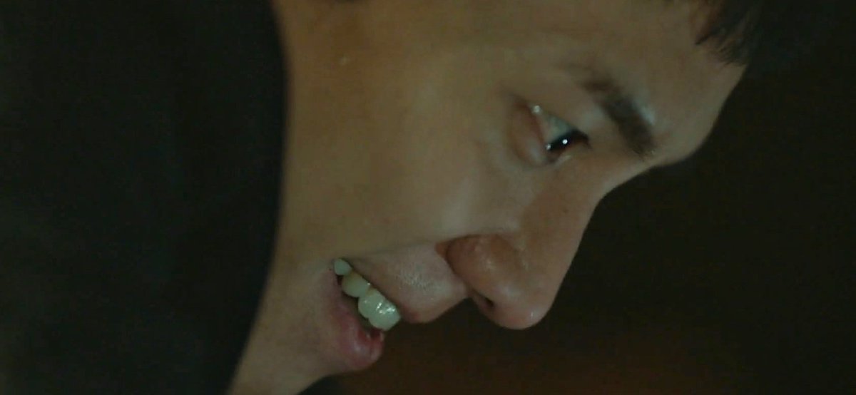 un_troubled_'s tweet photo. look at the difference 🔥 #MouseEp10 perfectly captured Lee SeungGi's acting range 🙌✨

#Mouse #MouseCast #LeeSeungGi #JeongBareum #Bareum #actor #kdrama #actingrange https://t.co/iLdZ3RZOdP