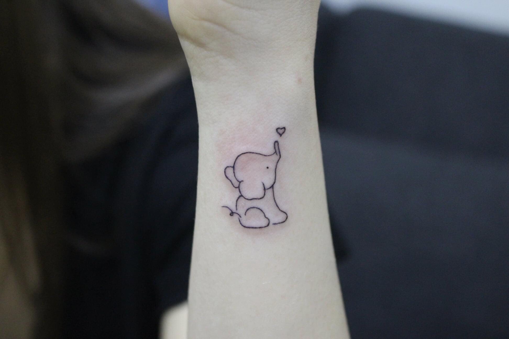 Discover 88+ minimal elephant tattoo in.eteachers