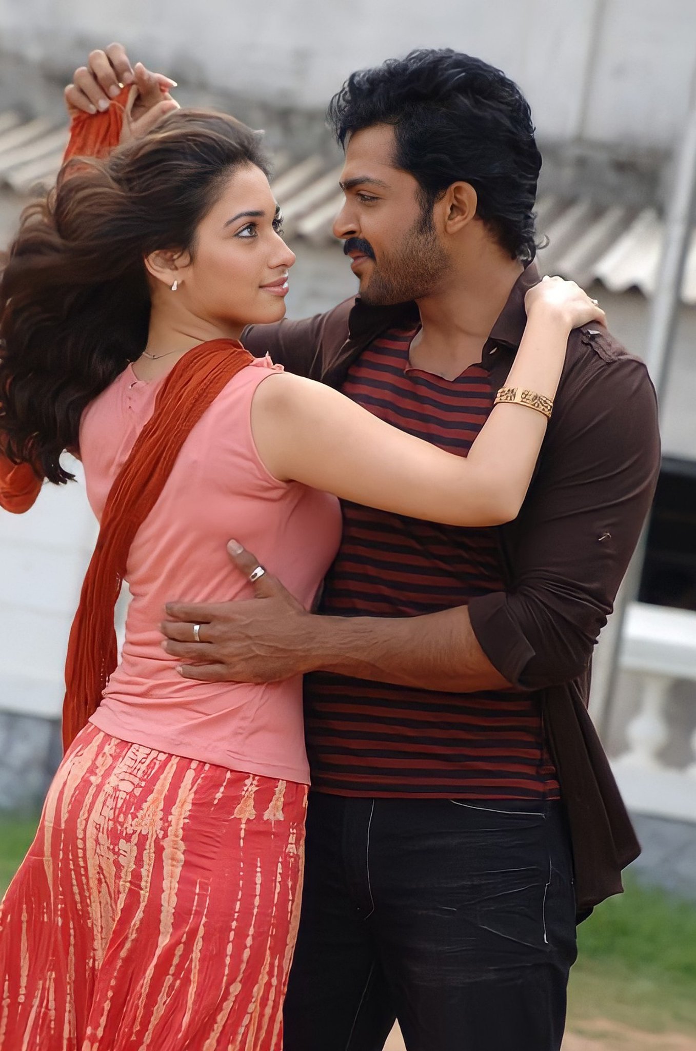 Aathavan_Tamannaah☕🖤 on X: "This magical pair 😌✨ Karthi &amp; Tammy ✨😌  #11YearsOfPaiyaa There chemistry in this film was just mesmerizing 😍😍  Always lives in our hearts ❤️ #Paiyaa #Paiya #Karthi #Tamannaah  #TamannaahBhatia #