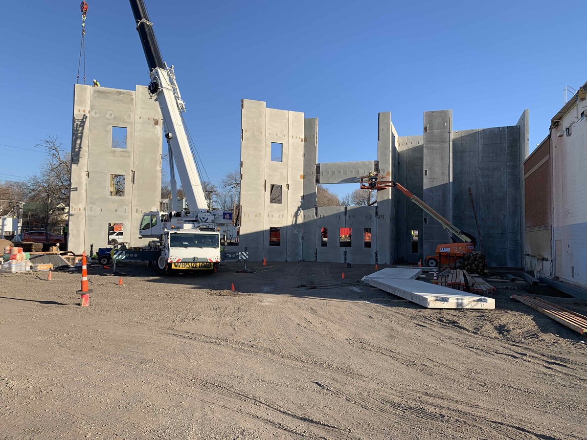RochonGC's tweet photo. The 60,000 sq/ft new addition onto HOPE Community Academy project is well underway.  The first phase of precast is currently being set by Fabcon.

#Rochonbuilt #hopeacademy  #JBvang #buildingthefuture #charterschool https://t.co/38pAiaGbaE