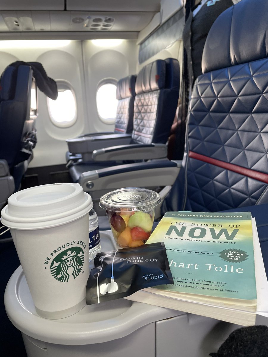 SkinnyBikini's tweet photo. Plugging IN. Tuning OUT 🧘‍♂️ Let’s keep climbing @Delta ✈️ Thanks for going above and beyond with the blocked seats #DeltaSkyMiles #MedallionLife https://t.co/75hsMLJebu