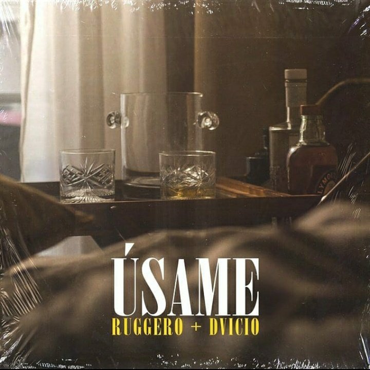 CliqueEspanhol's tweet photo. 'ÚSAME', novo single de RUGGERO em parceria com o grupo DVICIO, já tem videoclipe e você pode conferir aqui: https://t.co/HVjGwsNPKY Quem curtiu dá um joinha 😜 https://t.co/mLdSWyoMvh