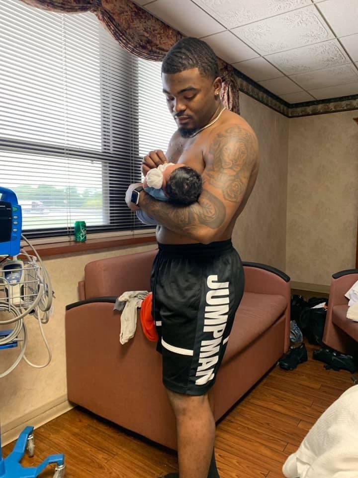 That_Man_Bama's tweet photo. 365 days later ; I love this lil boy so much man❤️ ; I don’t have the words to explain my Love for you; I’m so Grateful❤️🤞🏾; Happy Birthday Big Gorilla🦍🥺❤️ https://t.co/Dwxorc6yO0