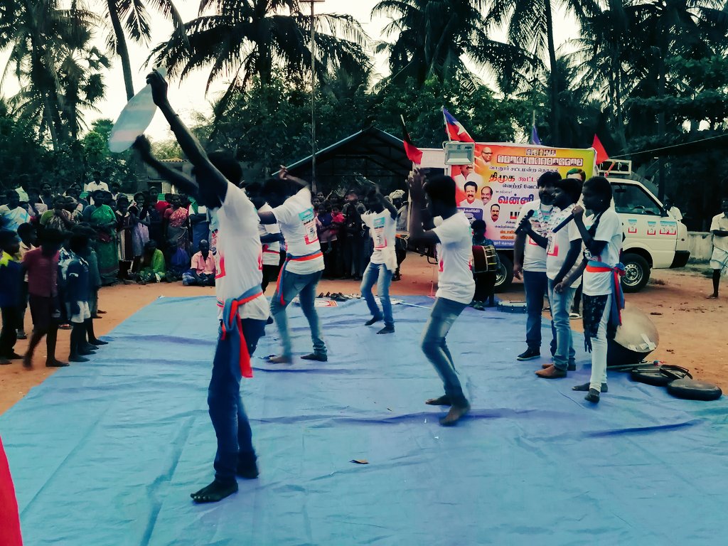meenakandasamy's tweet photo. Political education begins in childhood, even before school 💙❤️ Theater and the most bewitching audience #VCK #CasteAnnihilation #DefeatFascists #vanniarasu4vanur https://t.co/GL8MzFSF8r