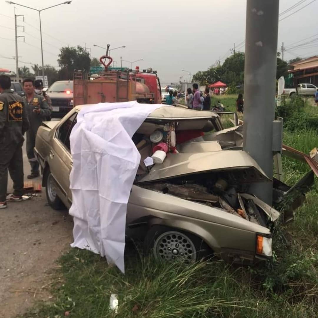 stevekaposi's tweet photo. Wildest &amp; craziest #roadaccidents #Thailand 

https://t.co/KNGuY9yAYY
#Bangkok #SteveKThailand #TACSThailand #ThailandWatch #DiscoverThailand #ThailandNews #Strange #AmazingThailand #FunnyThailand #baddriving #RoadAccidentsThailand #CrazyAccidents #ThaiStupidDrivers #fails https://t.co/TCY3hQoaRc